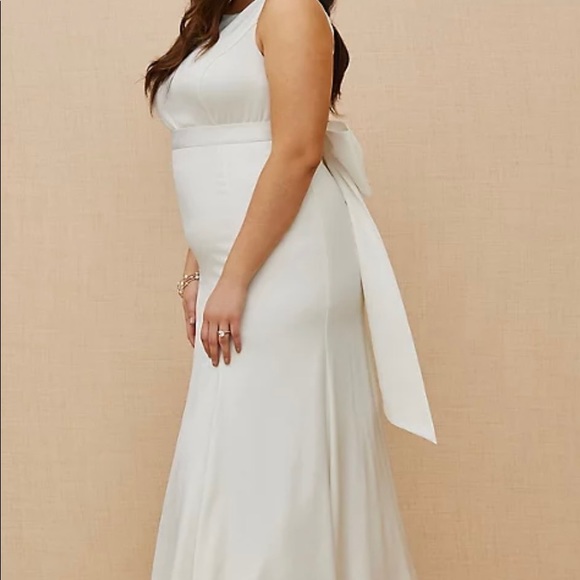 🆕 NWT Torrid ivory satin bow back mermaid wedding dress size 12